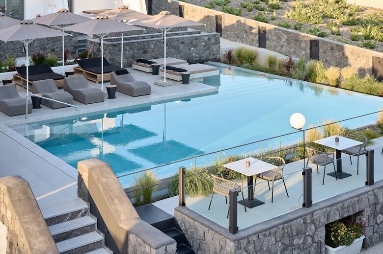 Alleys Boutique &  Spa Hotel