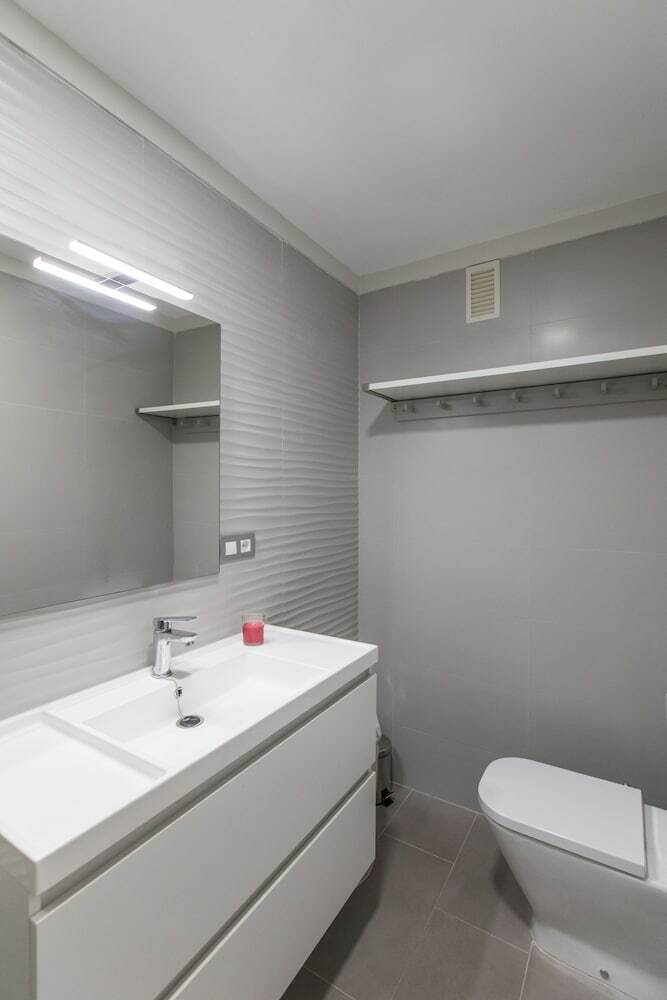 Downtown Square Apartament, Prime Location With Parking