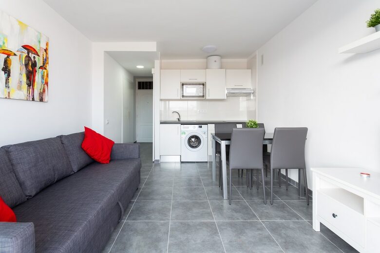 Close To The Sky Apartment, Surrounded By Beaches