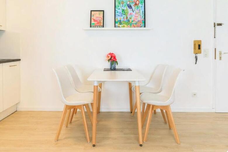 Modern Apartment In City Center