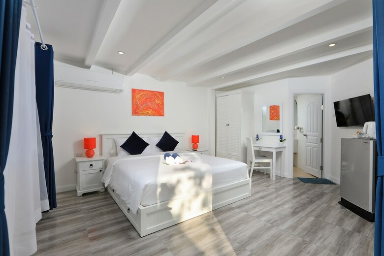 Hotel Kata White Villas