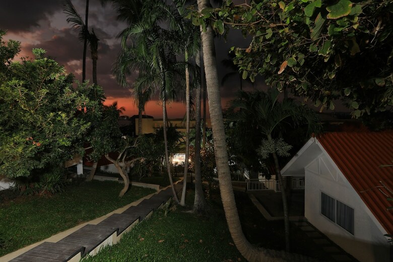 Hotel Kata White Villas