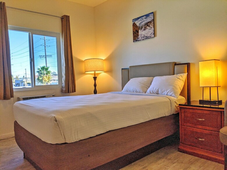 Hostal Anchor Pointe Inn