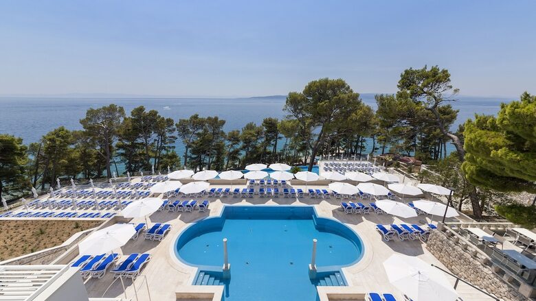 Bluesun Hotel Berulia Beach 4*