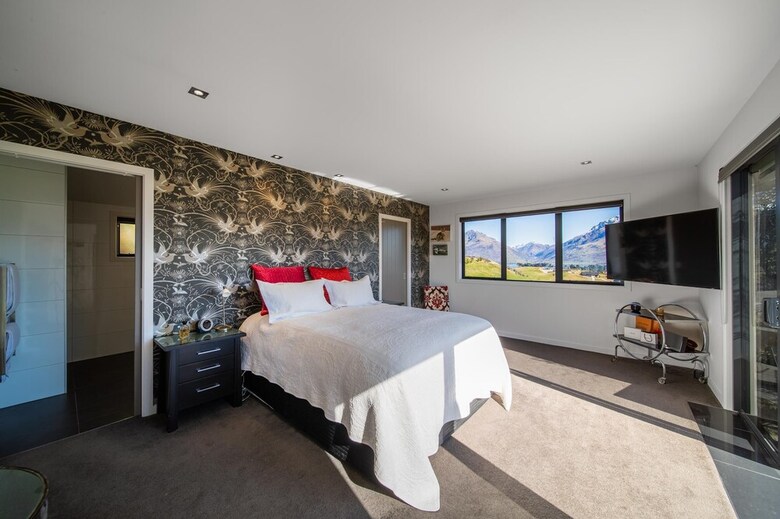 Perfect Getaway Overlooking Golf Resort