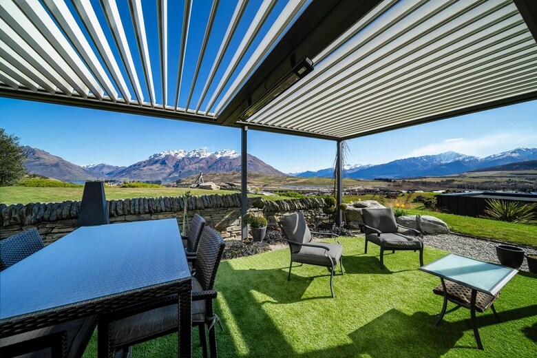 Perfect Getaway Overlooking Golf Resort