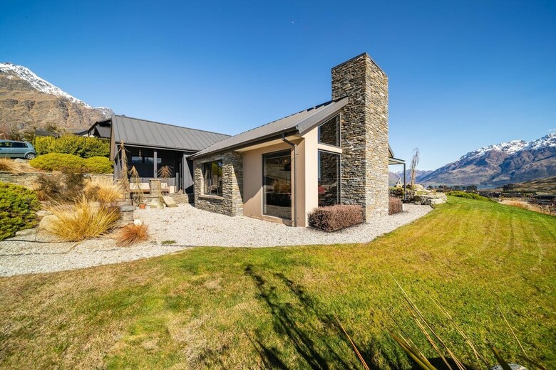Perfect Getaway Overlooking Golf Resort