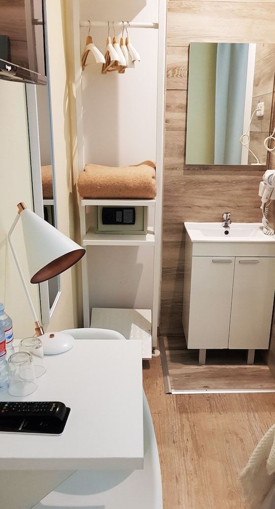 Hostal Le Petit Pal�
