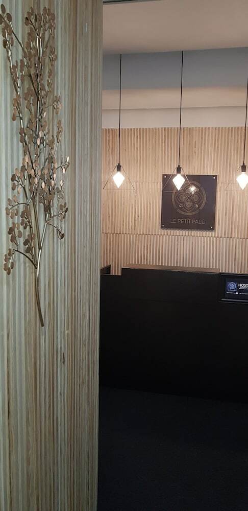 Hostal Le Petit Pal�