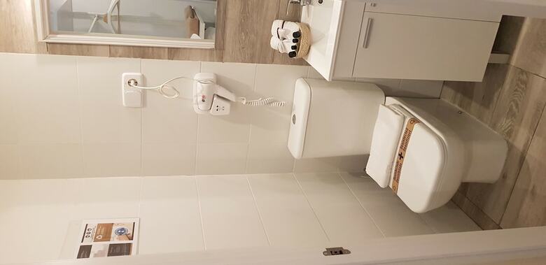 Hostal Le Petit Pal�