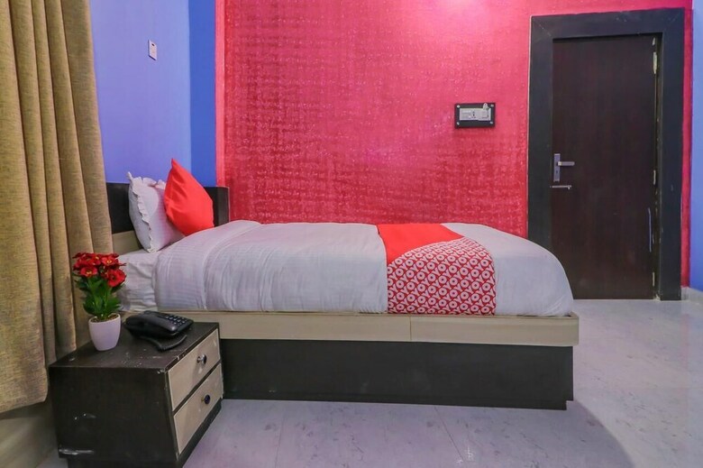 Oyo 696 Hotel Tirupati