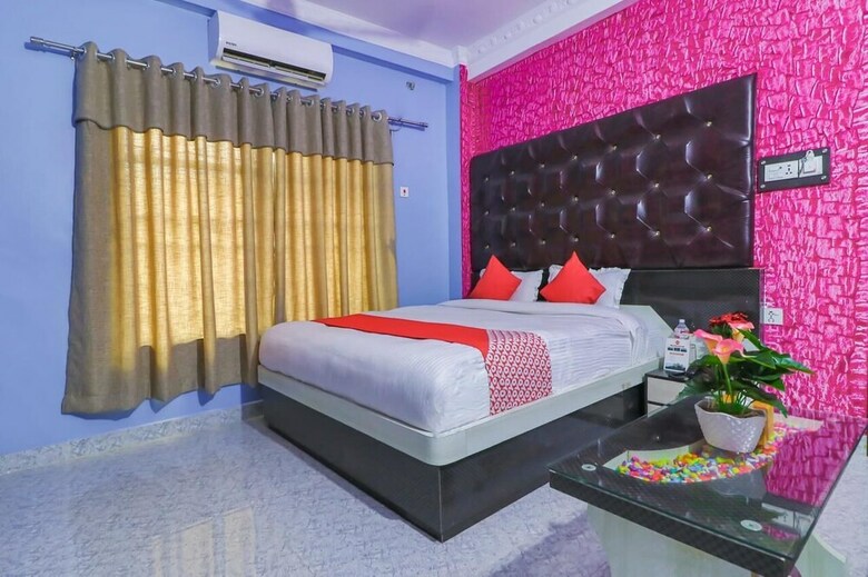Oyo 696 Hotel Tirupati