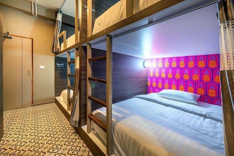 Hostal Happy Station Hostel