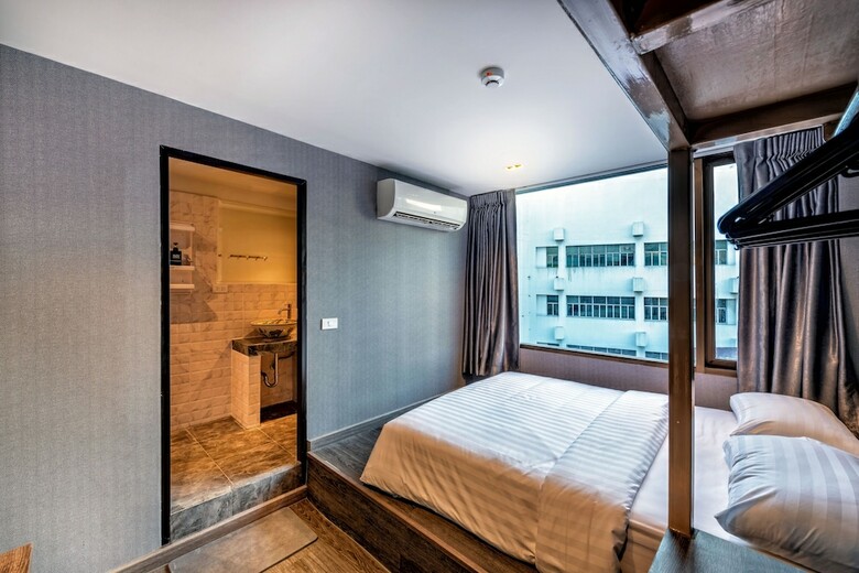Hostal Happy Station Hostel