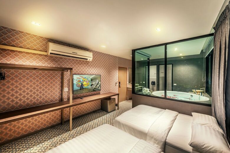 Hostal Happy Station Hostel