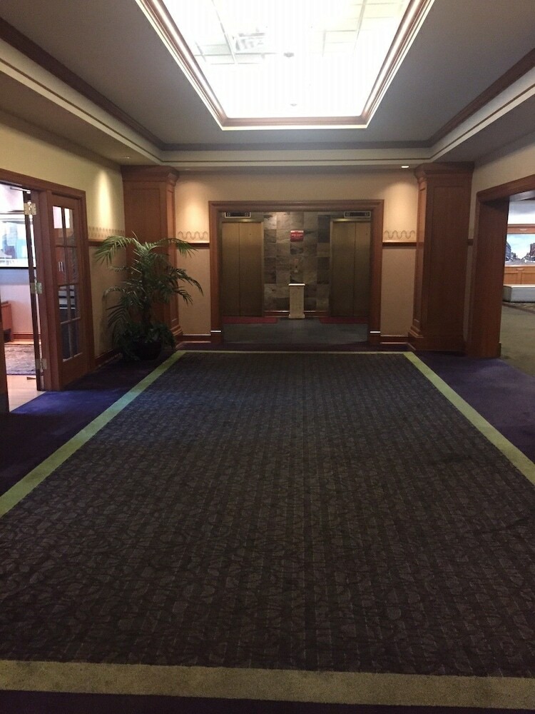 Casino Queen Hotel