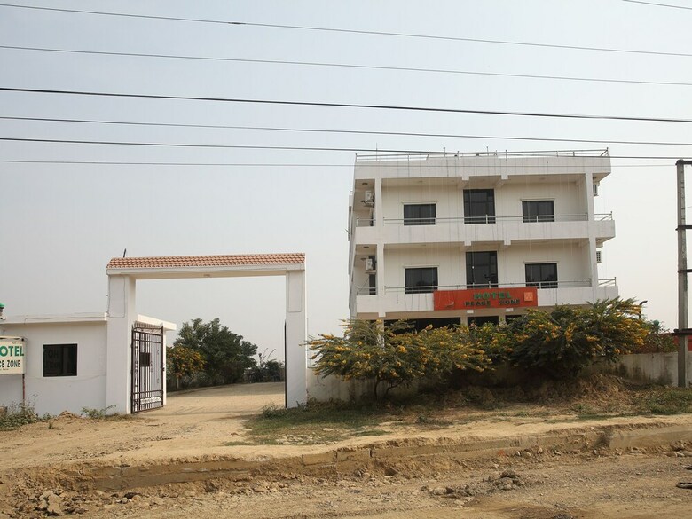 Oyo 731 Hotel Peace Zone
