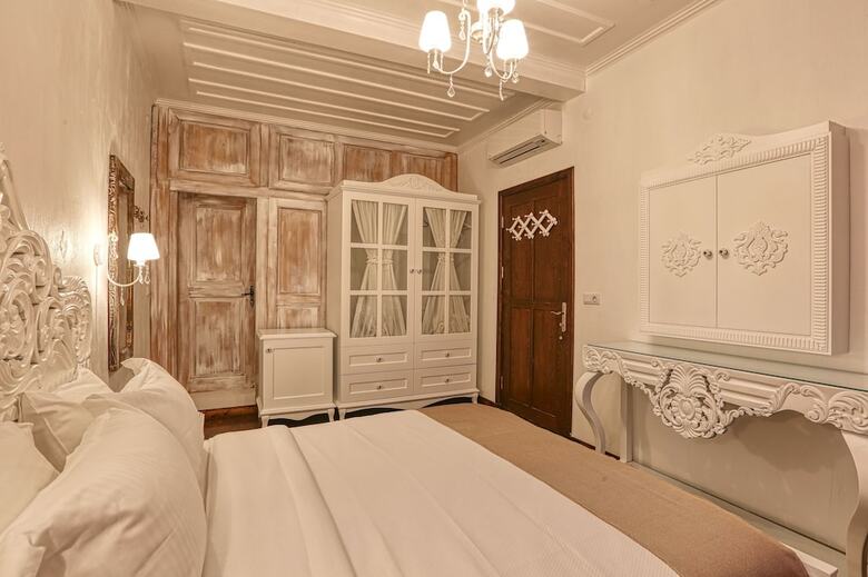 Hotel Trilye Bay C Konak