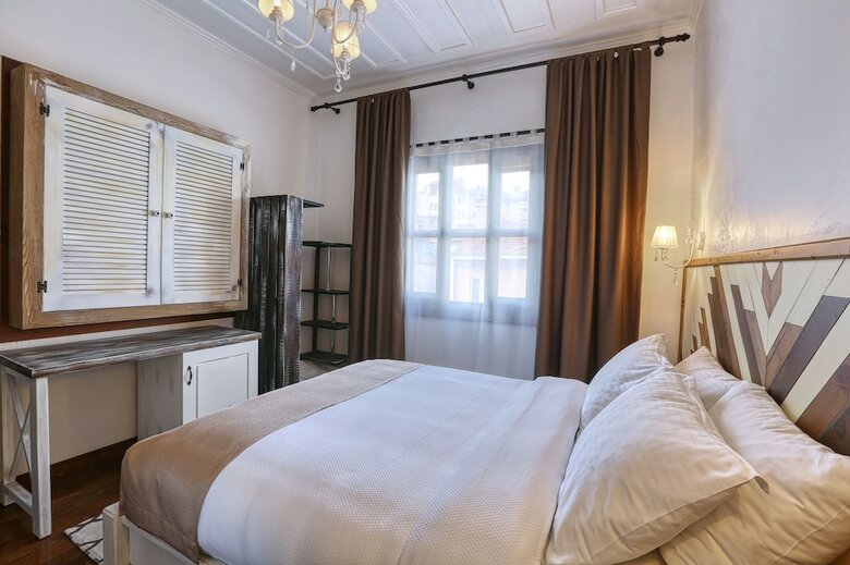 Hotel Trilye Bay C Konak