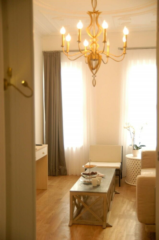 Petros Hotel