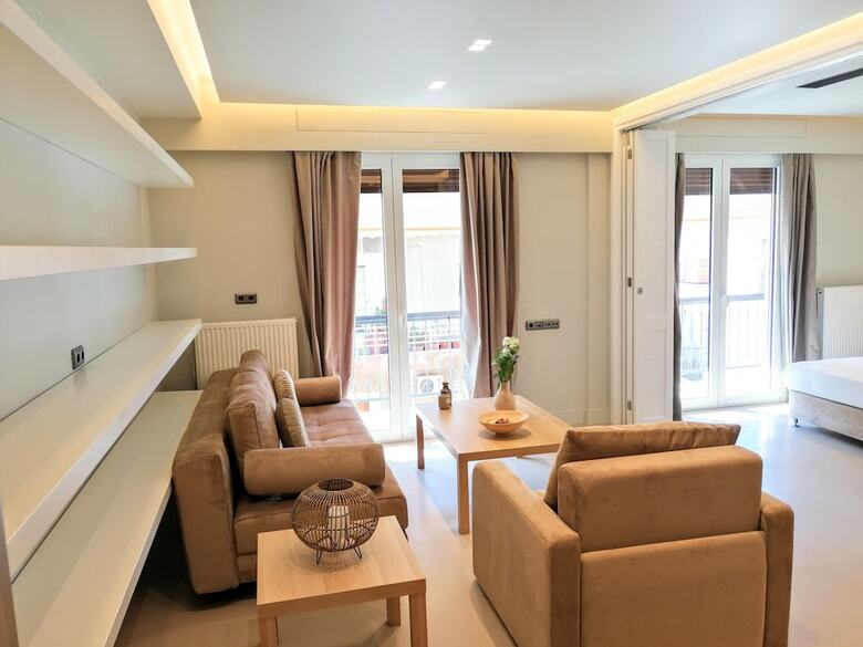 Luxurious Minimal Apartment In Acropolis