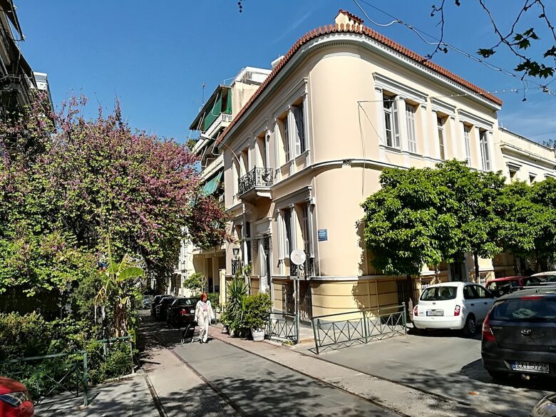Luxurious Minimal Apartment In Acropolis