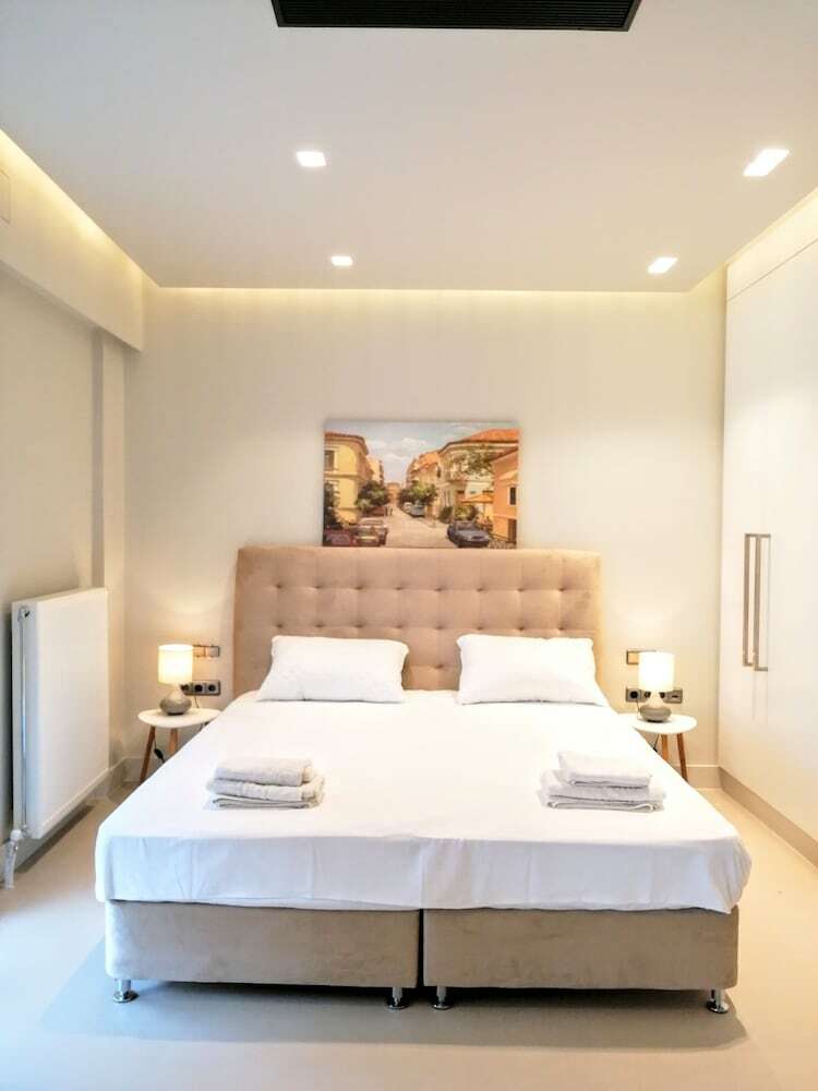 Luxurious Minimal Apartment In Acropolis