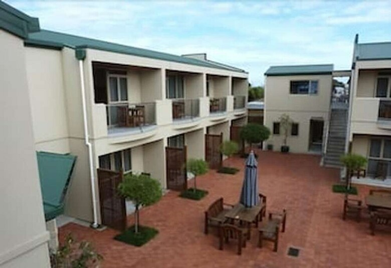 Raglan Sunset Motel