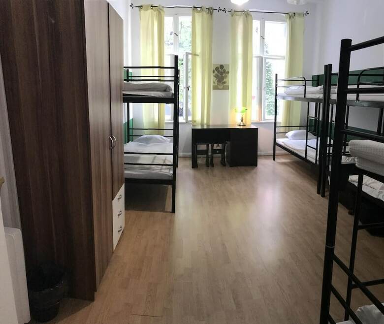 Hostal Green Hostel