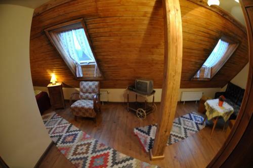 Hostal Vila House Family