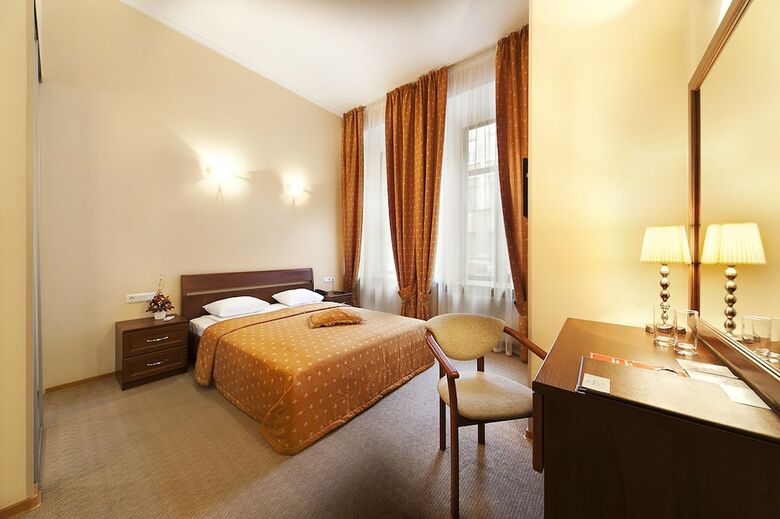 Hotel Solo On Liteyny