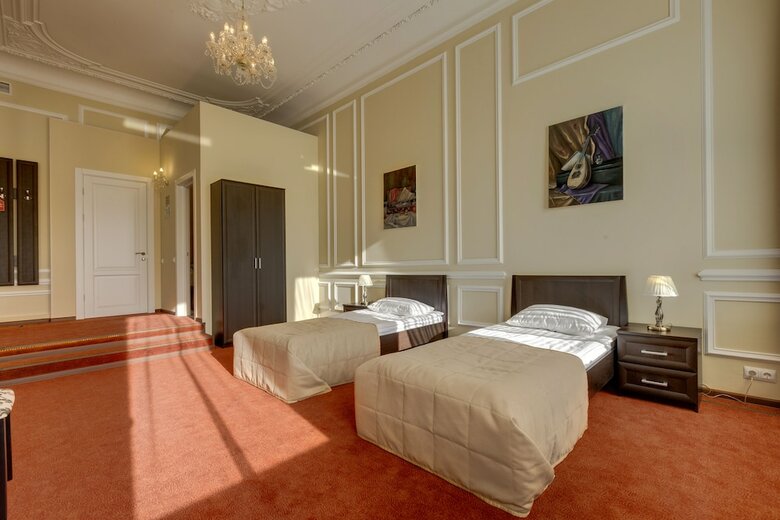 Hotel Solo On Liteyny