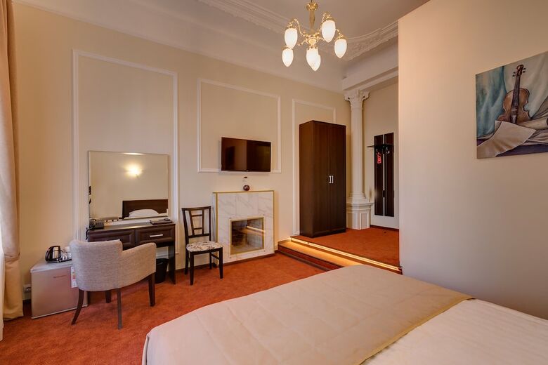 Hotel Solo On Liteyny