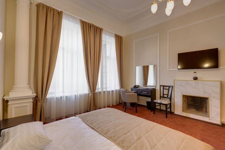 Hotel Solo On Liteyny