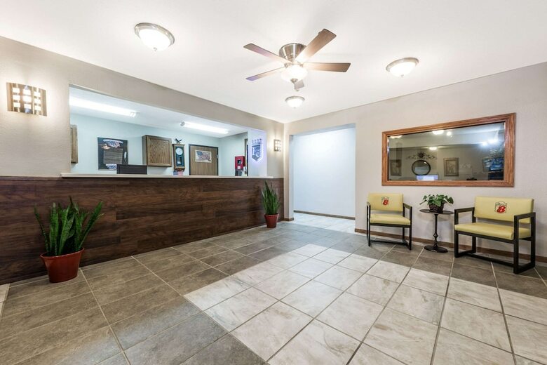 Motel Super 8 By Wyndham Smithville Lake