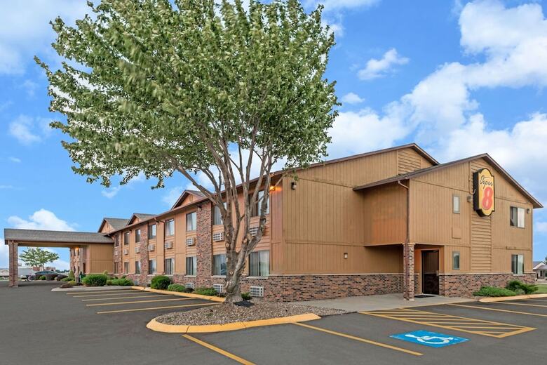 Motel Super 8 By Wyndham Smithville Lake