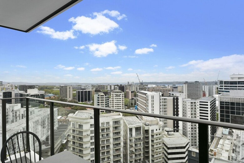 Newly Refurbished Penthouse Apartment