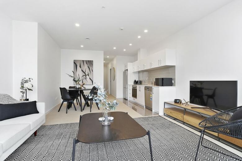 Newly Refurbished Penthouse Apartment