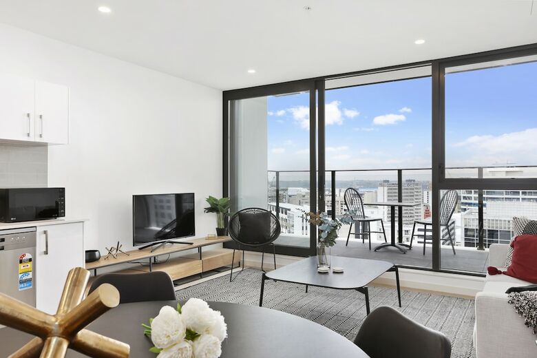 Newly Refurbished Penthouse Apartment