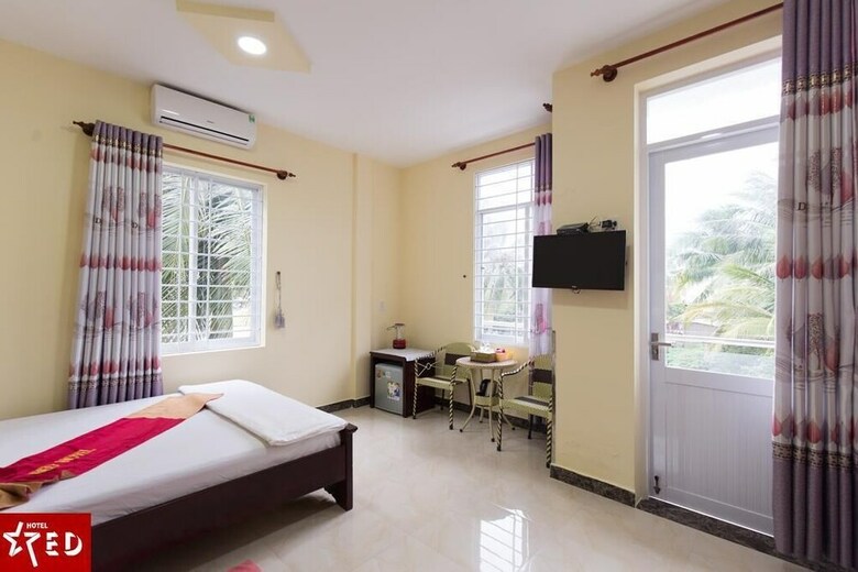 Red Hotel