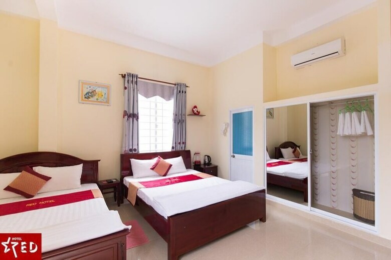 Red Hotel
