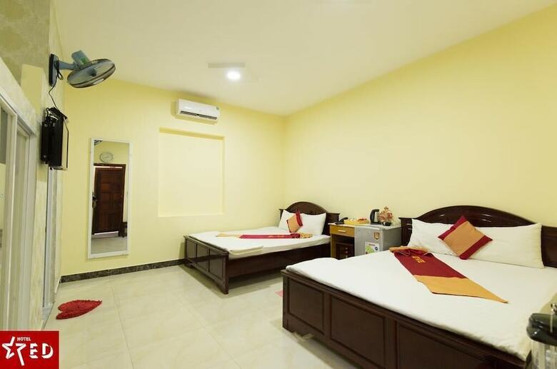 Red Hotel