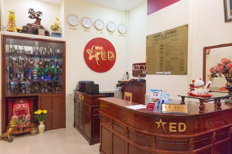 Red Hotel