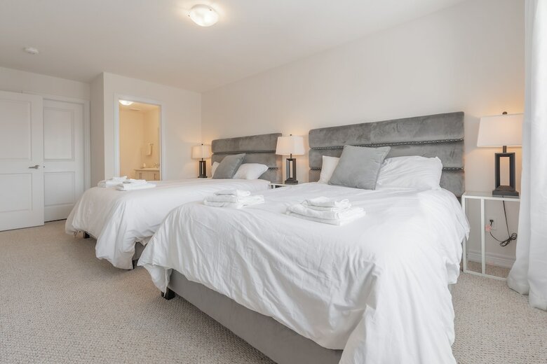 Superb Brand New Spacious Town Home