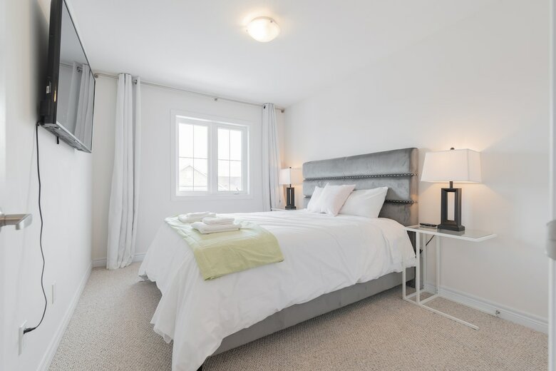 Superb Brand New Spacious Town Home