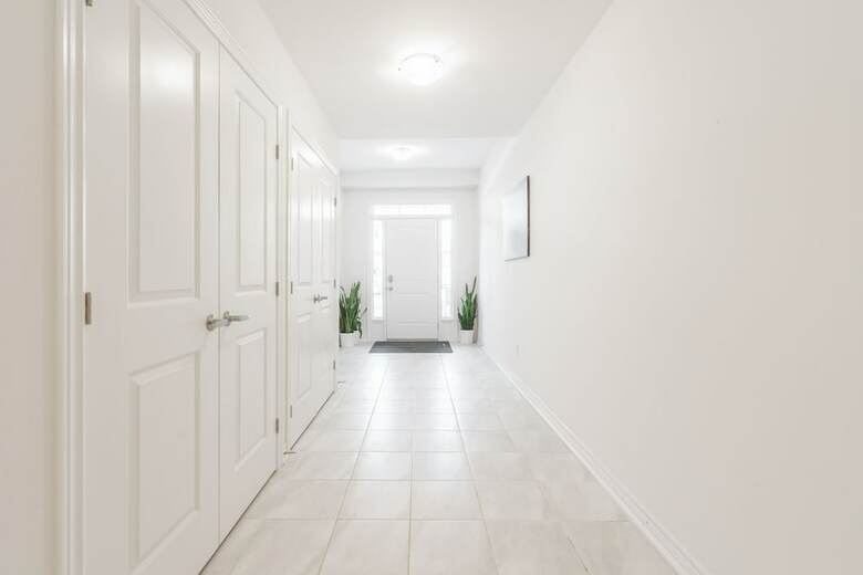 Superb Brand New Spacious Town Home