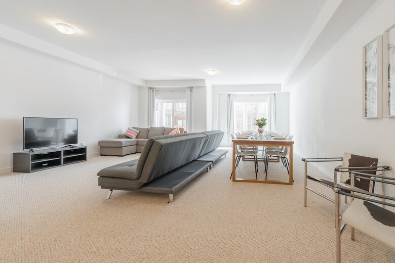 Extravagant Brand New Town House