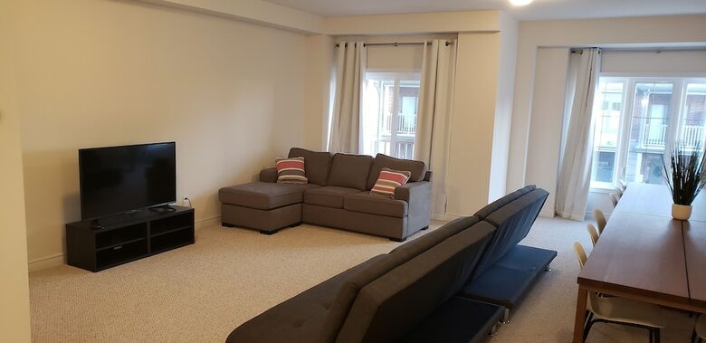 Extravagant Brand New Town House