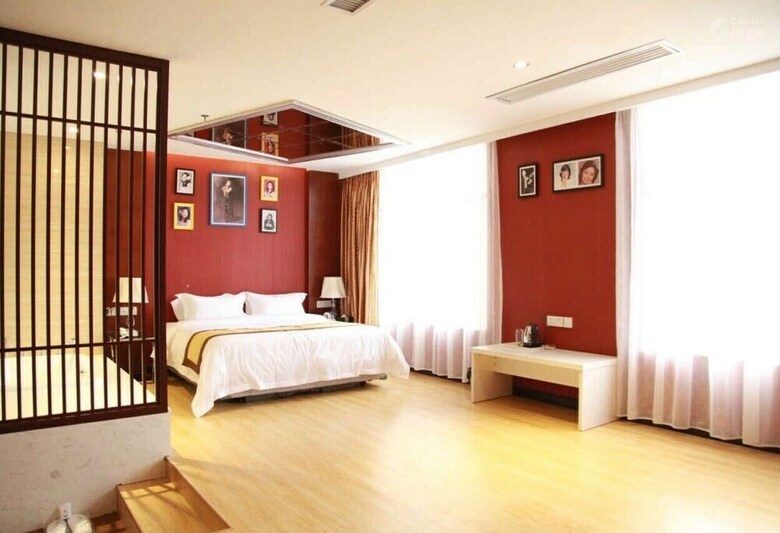Hotel Mingmenbojuejiudian