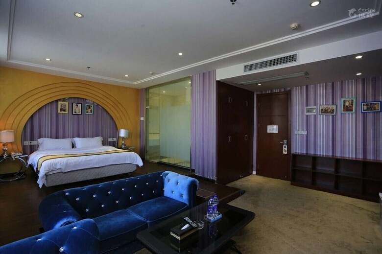 Hotel Mingmenbojuejiudian